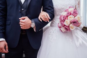 suknia ślubna z rozcięciem